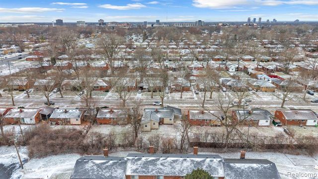 23080 Parklawn Street, Oak Park, MI 48237