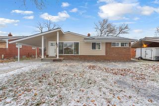 23080 Parklawn Street, Oak Park, MI 48237