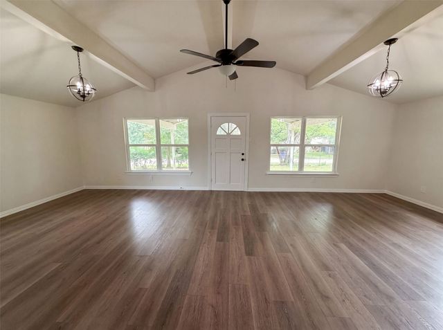 123 E Merry Way, Gun Barrel City, TX 75156