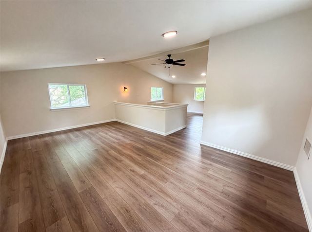 123 E Merry Way, Gun Barrel City, TX 75156
