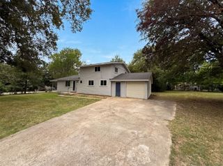 123 E Merry Way, Gun Barrel City, TX 75156