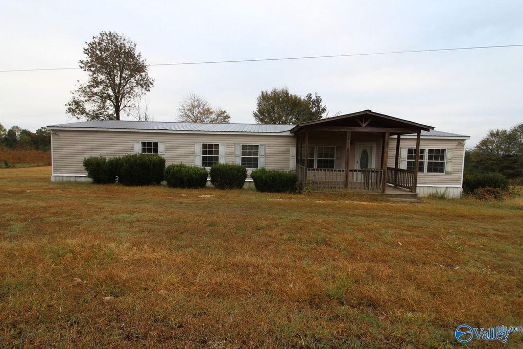 1358 Pankey Road, Guntersville, AL 35976