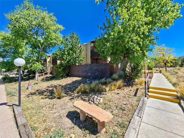 149 Calle Ojo Feliz O, Santa Fe, NM 87505