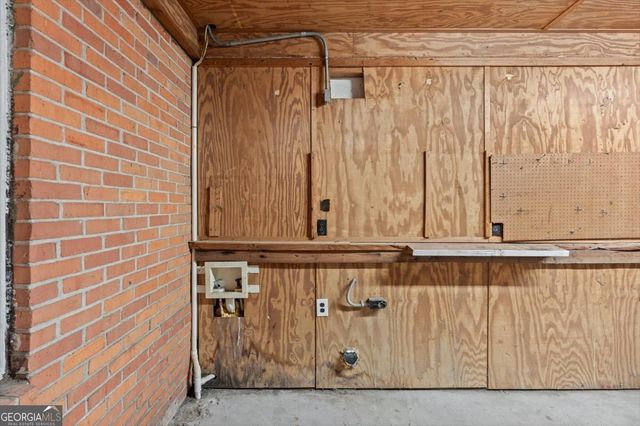 2451 Pine Drive NW, Kennesaw, GA 30152