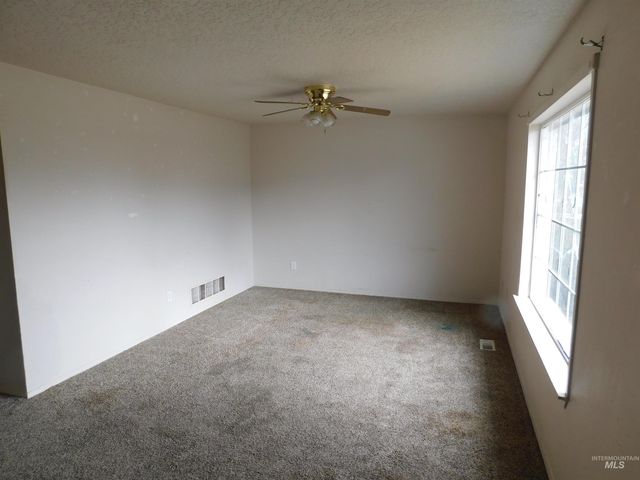 112 W Barbara Drive, Middleton, ID 83644