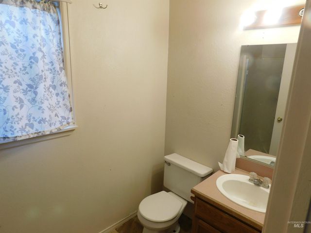 112 W Barbara Drive, Middleton, ID 83644