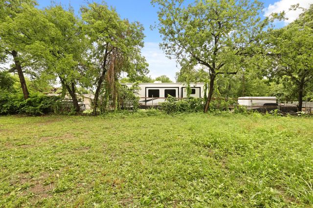 3624 Baylor Street, Forest Hill, TX 76119