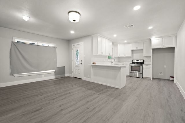 3624 Baylor Street, Forest Hill, TX 76119