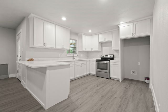 3624 Baylor Street, Forest Hill, TX 76119