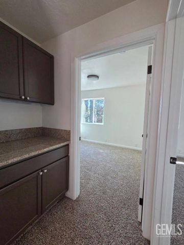 17660 Arlington Place, Tehachapi, CA 93561
