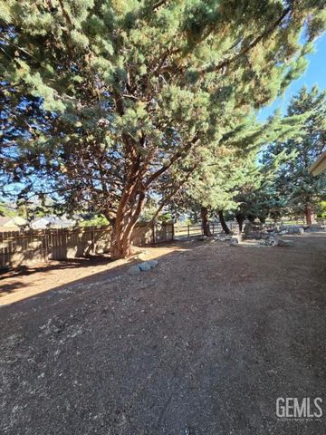 17660 Arlington Place, Tehachapi, CA 93561