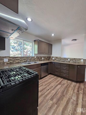 17660 Arlington Place, Tehachapi, CA 93561