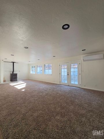 17660 Arlington Place, Tehachapi, CA 93561
