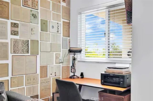 911 N Kings 306, West Hollywood, CA 90069