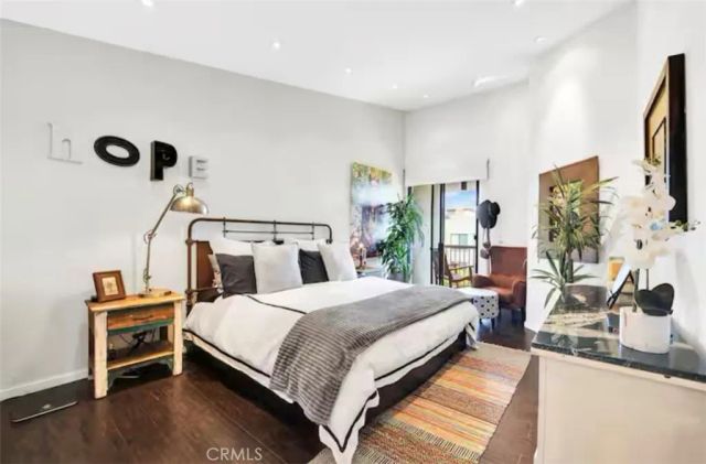 911 N Kings 306, West Hollywood, CA 90069