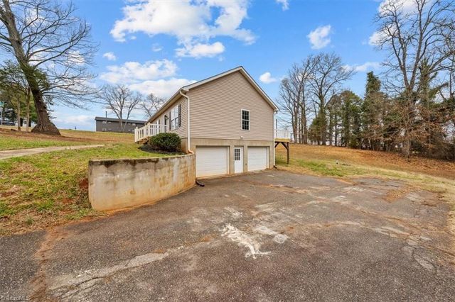 3707 Ribbon Lane, Winston-salem, NC 27107