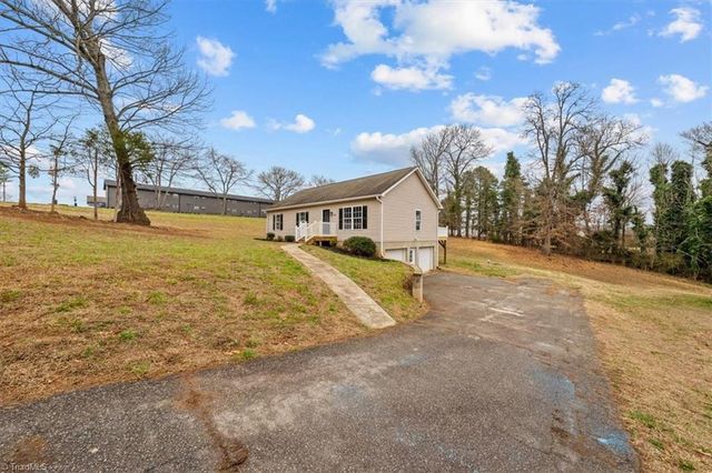 3707 Ribbon Lane, Winston-salem, NC 27107