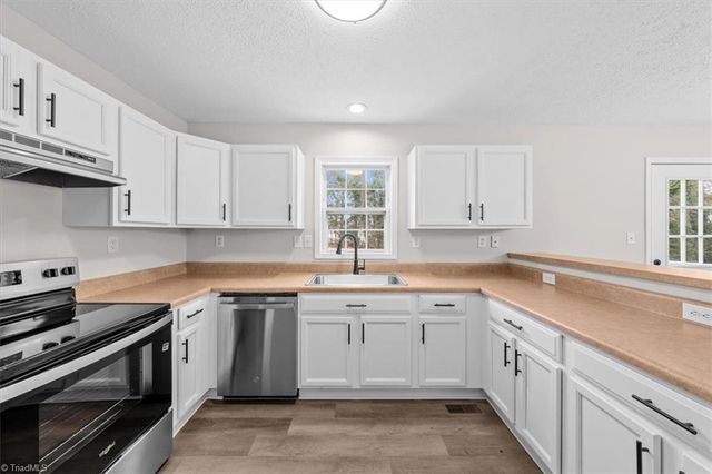 3707 Ribbon Lane, Winston-salem, NC 27107