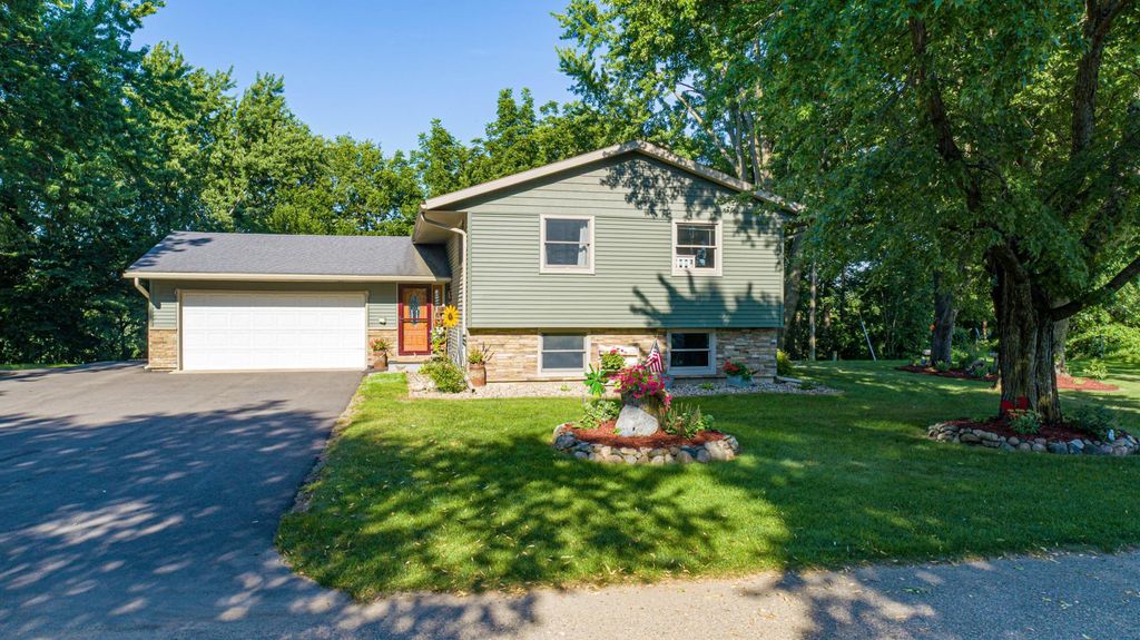 508 Ridge Road, Henderson, MN 56044 — exterior