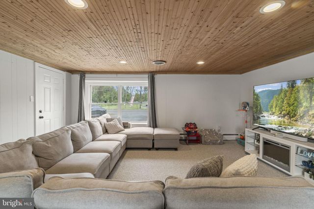 1010 WOODLANE RD, Mount Holly, NJ 08060