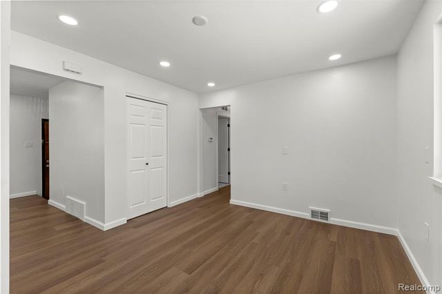 15345 Bainbridge Street, Livonia, MI 48154