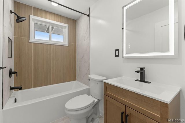 15345 Bainbridge Street, Livonia, MI 48154