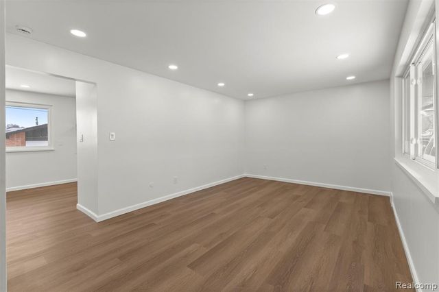 15345 Bainbridge Street, Livonia, MI 48154