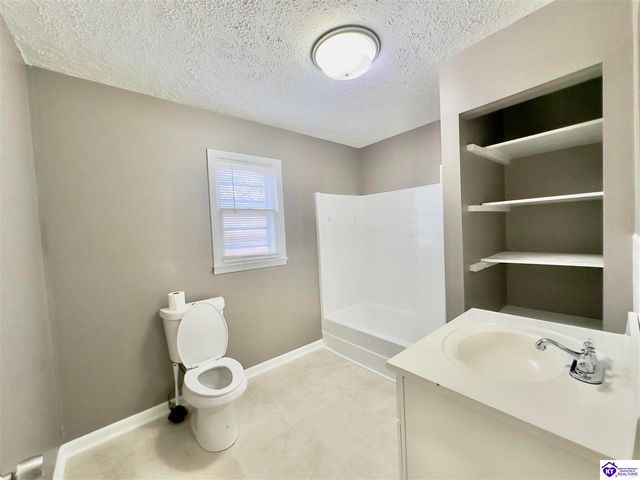 1579 W Vine Street, Radcliff, KY 40160