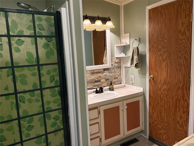 19859 Arcadia Drive, Clinton Charter Township, MI 48036