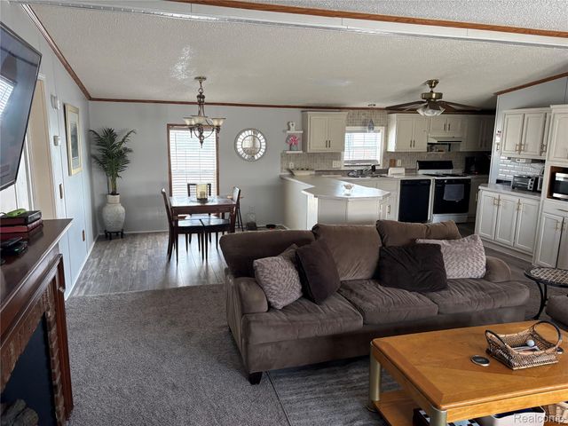 19859 Arcadia Drive, Clinton Charter Township, MI 48036