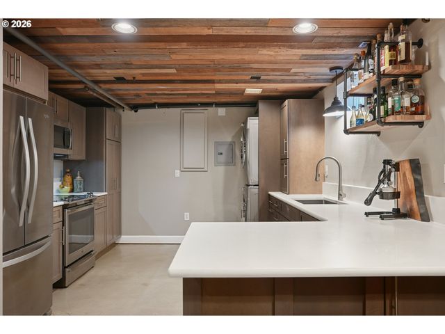 112 W 35TH St, Vancouver, WA 98660
