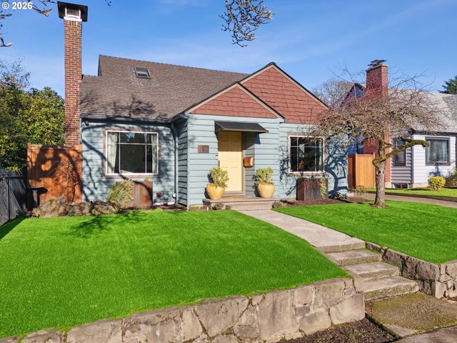 112 W 35TH St, Vancouver, WA 98660