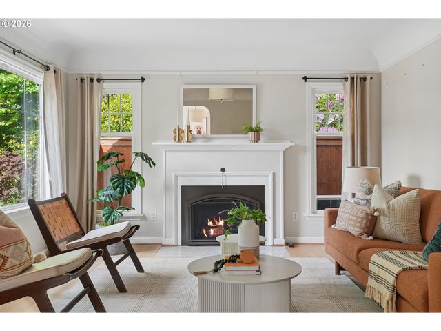 112 W 35TH St, Vancouver, WA 98660