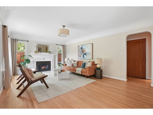 112 W 35TH St, Vancouver, WA 98660