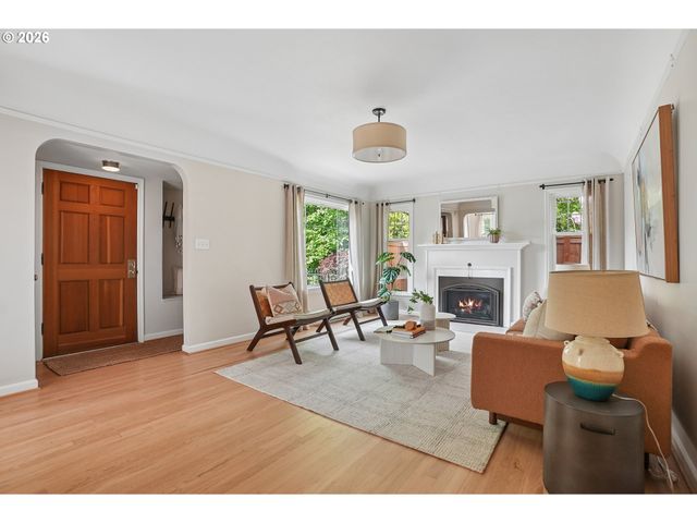 112 W 35TH St, Vancouver, WA 98660