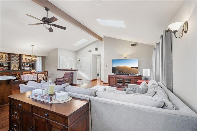 9013 Green River Way, Orangevale, CA 95662