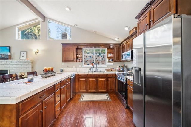 9013 Green River Way, Orangevale, CA 95662