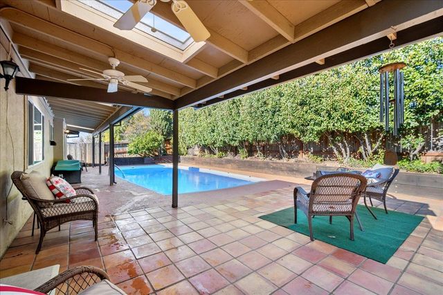 9013 Green River Way, Orangevale, CA 95662