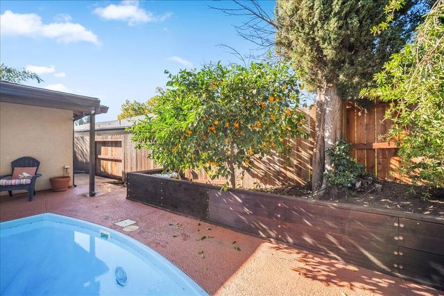 9013 Green River Way, Orangevale, CA 95662