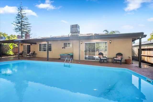 9013 Green River Way, Orangevale, CA 95662