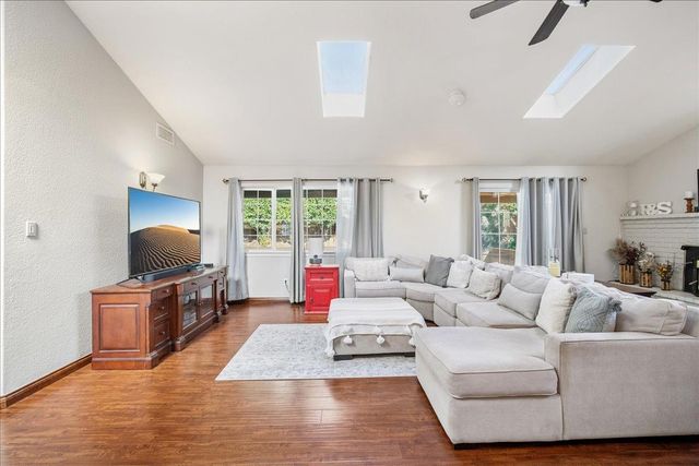 9013 Green River Way, Orangevale, CA 95662