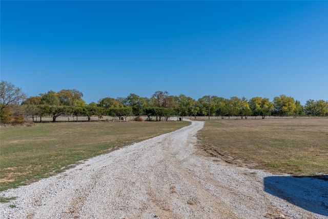 9959 Fm 2071, Valley View, TX 76272