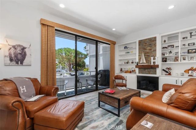 12 Aries Court, Newport Beach, CA 92663