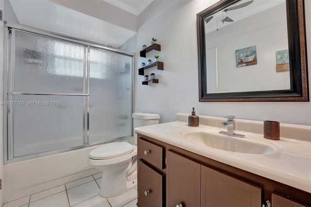 5003 NW 35th St 408, Lauderdale Lakes, FL 33319