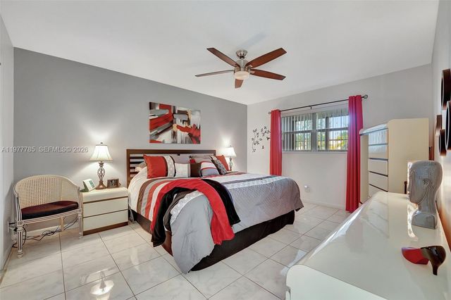 5003 NW 35th St 408, Lauderdale Lakes, FL 33319