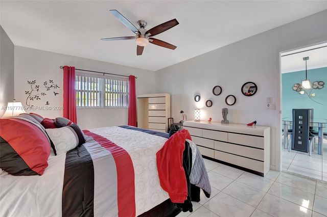 5003 NW 35th St 408, Lauderdale Lakes, FL 33319