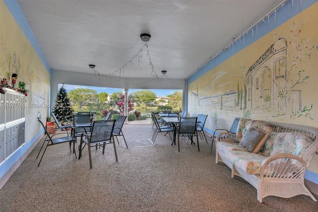 5003 NW 35th St 408, Lauderdale Lakes, FL 33319