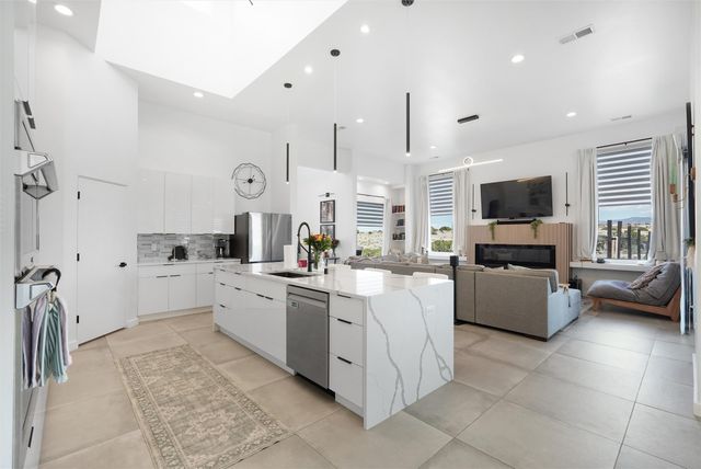 10 E Serena, Santa Fe, NM 87508