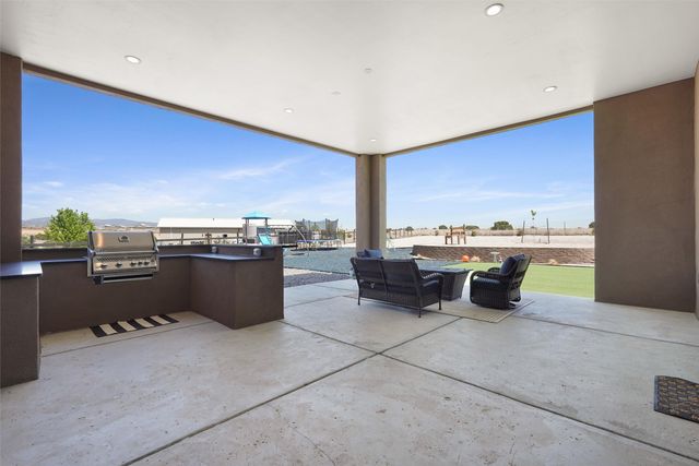 10 E Serena, Santa Fe, NM 87508