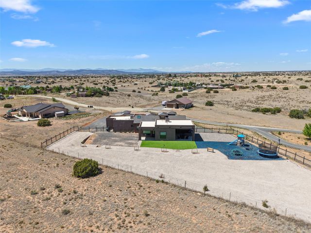 10 E Serena, Santa Fe, NM 87508